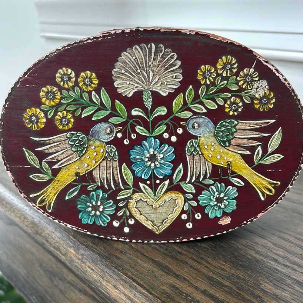 Vintage oval wood box, burgundy, hand painted, birds, flowers, PA Dutch?German? - Picture 1 of 9